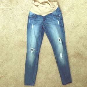 Distressed skinny maternity jeans